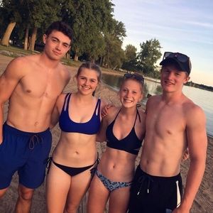 Meet your Posher, Ray